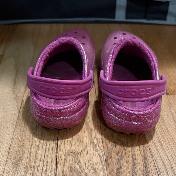 CROCS Kids Sparkly Pink Clogs - Picture 2 of 4